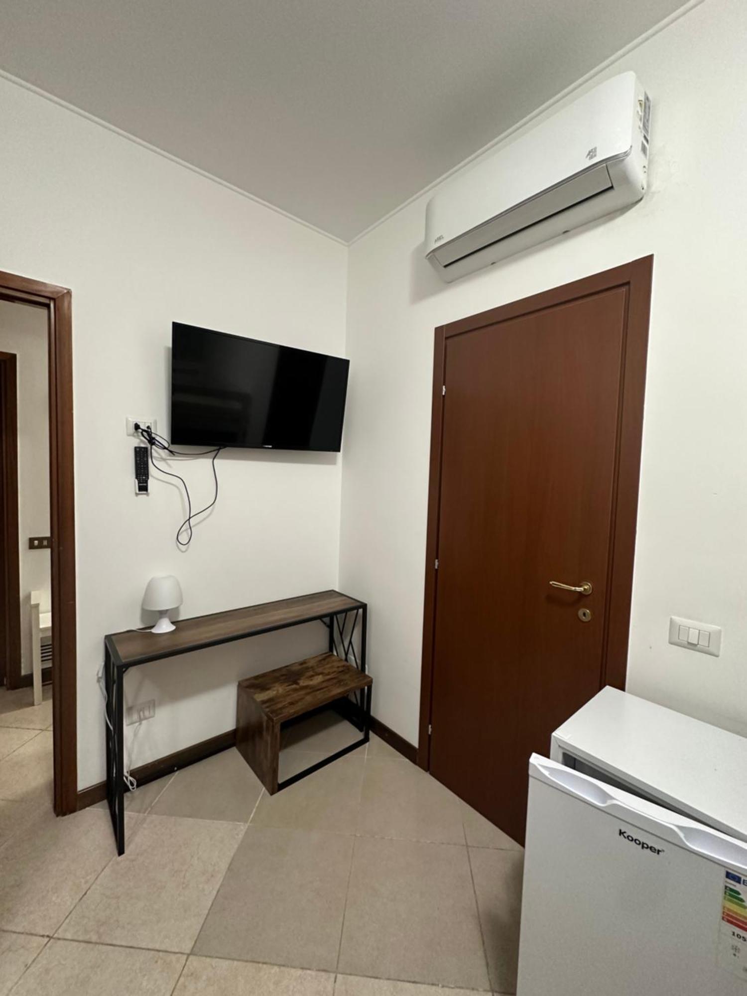Gigli, Rooms Con Cucina In Comune E Terrazza 밀라노 외부 사진